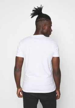 Hollister Co. CREW 7 PACK - T-Shirt Basic - White/burg/beige/navy/grey Siro/green/black | Herren 11 Hollister Co. CREW 7 PACK - T-Shirt Basic - White/burg/beige/navy/grey Siro/green/black | Herren -Hollister Co Verkäufe 2022 0b0229ecc693424f81f0785786a91126