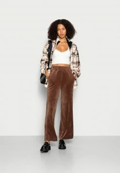 Hollister Co Verkäufe 2022 -Hollister Co Verkäufe 2022 0b6332c3cbc54914b0e32316c217970b