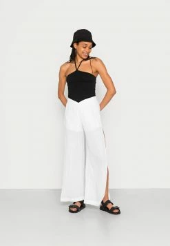 Hollister Co. BARE POINT HALTER - Top - Casual Black | Damen -Hollister Co Verkäufe 2022 15349c97d48e4bb7b2bc6eb52dc65336