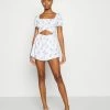 Hollister Co. ROMPER - Jumpsuit - White Floral | Damen -Hollister Co Verkäufe 2022 1a1b0e98b880445d838866334a608fe0