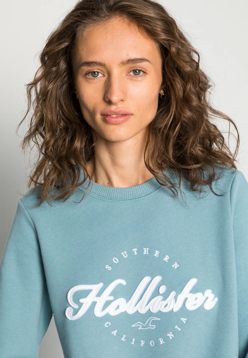 Hollister Co. LOGO CREW - Sweatshirt - Smoke Blue | Damen 7 Hollister Co. LOGO CREW - Sweatshirt - Smoke Blue | Damen – Bild 5
