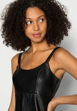 Hollister Co. BARE STRUCTURED - Freizeitkleid - Black | Damen -Hollister Co Verkäufe 2022 1e02a4043d944e44b36dd5f9114bcea7