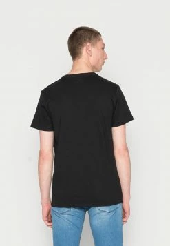 Hollister Co. CREW PRIDE 7 PACK UNISEX - T-Shirt Basic - Multi -Hollister Co Verkäufe 2022 1e5821355a9149eaba5edd29eee3995d