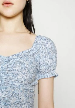 Hollister Co. CINCH TIE - T-Shirt Print - White/blue | Damen 11 Hollister Co. CINCH TIE - T-Shirt Print - White/blue | Damen -Hollister Co Verkäufe 2022 22c191902f5949f580fb852dc098b7db