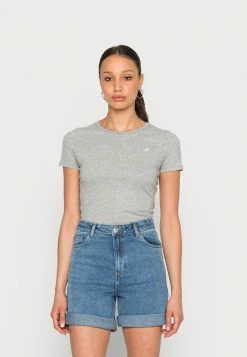 Hollister Co. SLIM CREW 3 PACK - T-Shirt Basic - White/grey/beetle | Damen -Hollister Co Verkäufe 2022 35fcc4409fc54eedb5fda7ad7553b8cd