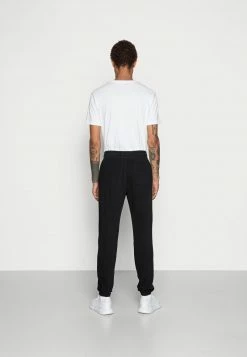 Hollister Co. CINCH - Jogginghose - Black | Herren -Hollister Co Verkäufe 2022 492d293174b74f5f8b5a4b192ef68e8c