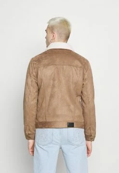 Hollister Co. LINED TRUCKER - Übergangsjacke - Suede Brown | Herren -Hollister Co Verkäufe 2022 4a25005a544b4e289de401de2a3aa106