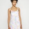 Hollister Co. PRIDE CAPSULE BABYDOLL DRESS - Jerseykleid - Multi Wash | Damen