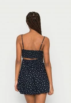 Hollister Co. WOVEN SIDE CUTOUT DRESS - Freizeitkleid - Navy Floral | Damen -Hollister Co Verkäufe 2022 4e36ca70e5ad44a5acbfaf035a13938c