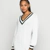 Hollister Co. VARSITY DRESS - Strickkleid - Cream With Black Tipping | Damen -Hollister Co Verkäufe 2022 53ab15ae7eaf44459b44a88c6acefc4d