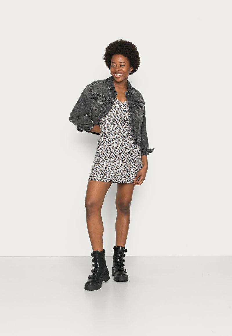 Hollister Co. BEST IS BACK WOVEN WRAP DRESS - Freizeitkleid - Black | Damen 4 Hollister Co. BEST IS BACK WOVEN WRAP DRESS - Freizeitkleid - Black | Damen – Bild 2