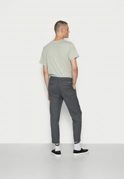 Hollister Co. DRAPEY BELTED CROP - Chino - Grey | Herren -Hollister Co Verkäufe 2022 5ac20b2d378441a692f5a433c52bb994