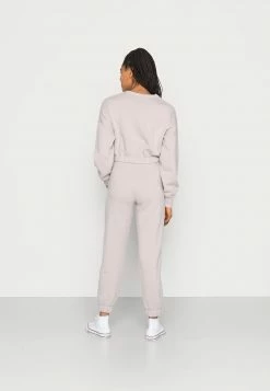 Hollister Co. MATCHING SET - Sweatshirt - Cloud Grey | Damen 9 Hollister Co. MATCHING SET - Sweatshirt - Cloud Grey | Damen -Hollister Co Verkäufe 2022 77e0889208eb4d379e29c5c73027df35