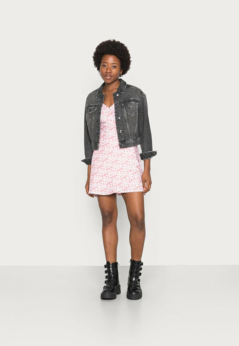 Hollister Co. BEST IS BACK WOVEN WRAP DRESS - Freizeitkleid - Pink | Damen 4 Hollister Co. BEST IS BACK WOVEN WRAP DRESS - Freizeitkleid - Pink | Damen – Bild 2