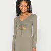 Hollister Co. CUTOUT CINCH FRONT DRESS - Jerseykleid - Olive | Damen 2 Hollister Co. CUTOUT CINCH FRONT DRESS - Jerseykleid - Olive | Damen -Hollister Co Verkäufe 2022 8167b0ab9761419290782ab0ff348633