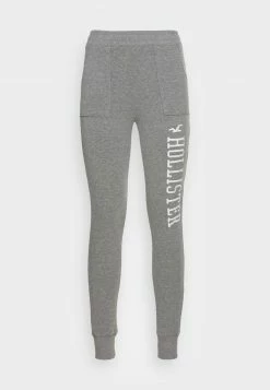 Hollister Co. LOGO FLEGGING - Jogginghose - Grey | Damen -Hollister Co Verkäufe 2022 89eb842e16644f8497fd870ffb9afac3