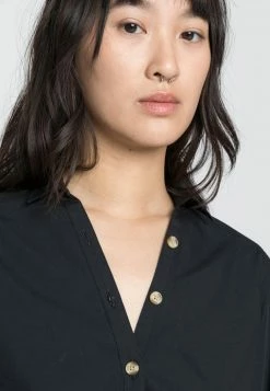 Hollister Co. WRAP AROUND SHIRTING - Hemdbluse - Black | Damen -Hollister Co Verkäufe 2022 8d8785e29bce43659189835094550587