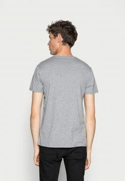 Hollister Co. 5 PACK - T-Shirt Print - White/grey/red/navy Texture/black | Herren -Hollister Co Verkäufe 2022 a637ca1f9e484136b8799441e59cfd5c