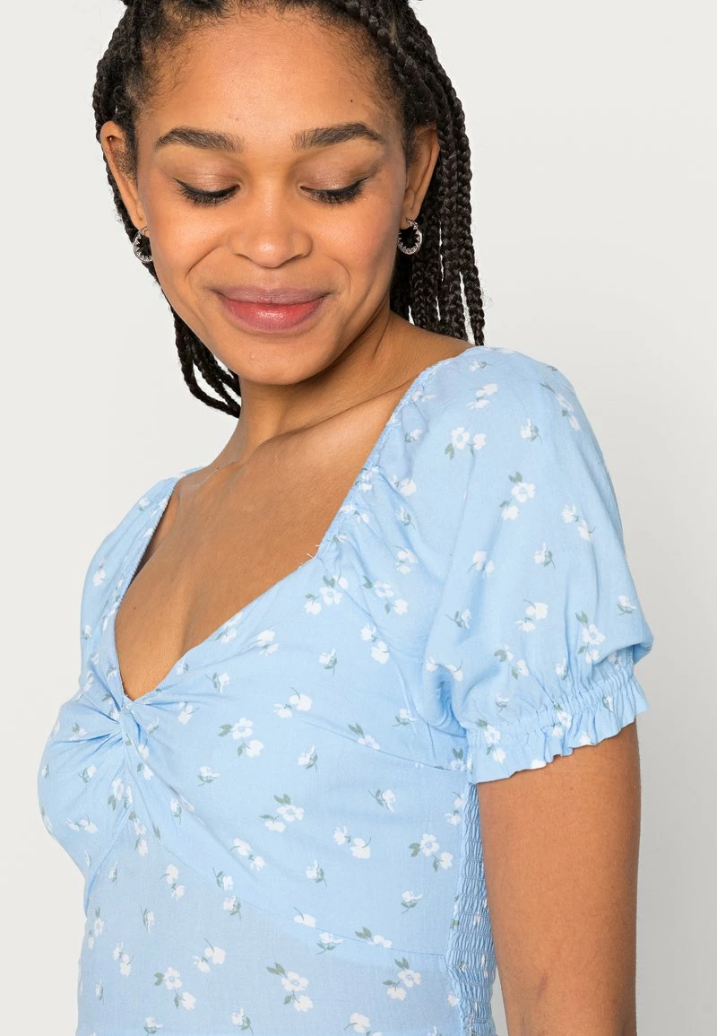 Hollister Co. TWIST SHORT DRESS - Freizeitkleid - Blue Floral | Damen 7 Hollister Co. TWIST SHORT DRESS - Freizeitkleid - Blue Floral | Damen – Bild 5