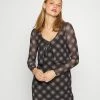 Hollister Co. WEBEX FRIENDSGIVING DROP - Etuikleid - Lavender Plaid | Damen -Hollister Co Verkäufe 2022 a6b69f41718741f98325b37ef7b7af01