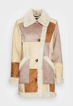 Hollister Co. PATCHWORK LONG SHEARLING COAT - Wintermantel - Tan | Damen -Hollister Co Verkäufe 2022 a7a9241a865a4a9580696ab16dd67f9d