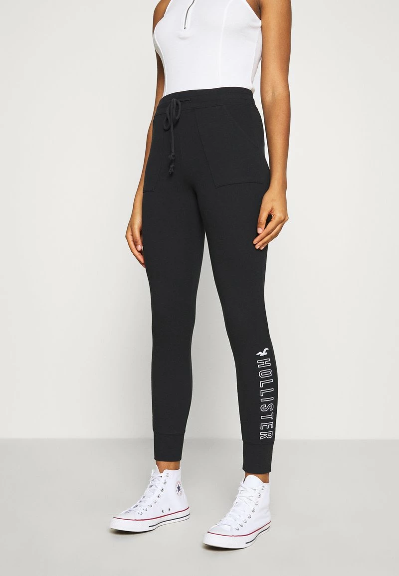 Hollister Co. LOGO FLEGGING - Jogginghose - Black | Damen 3 Hollister Co. LOGO FLEGGING - Jogginghose - Black | Damen