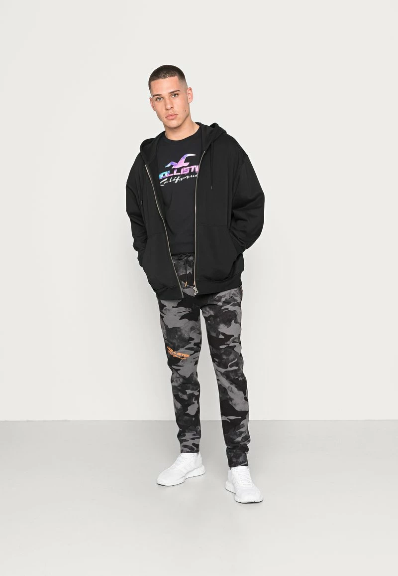 Hollister Co. ALL DAY GAME PLAY BABY TAPES - Jogginghose - Black Camo | Herren 4 Hollister Co. ALL DAY GAME PLAY BABY TAPES - Jogginghose - Black Camo | Herren – Bild 2