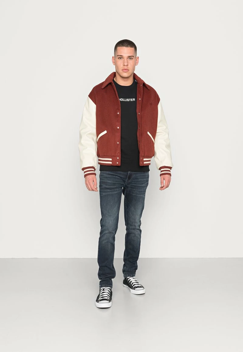 Hollister Co. EMEA SPORT CREW - Sweatshirt - Black | Herren 4 Hollister Co. EMEA SPORT CREW - Sweatshirt - Black | Herren – Bild 2