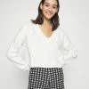 Hollister Co. FABBA V NECK - Strickpullover - White | Damen -Hollister Co Verkäufe 2022 e0b9ea0d94f74341a9edee014c01394e