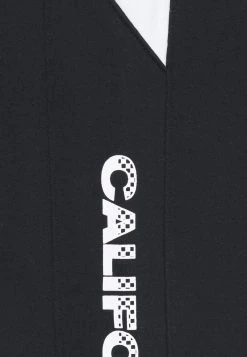 Hollister Co. RACING PRINT TREND DROP - Jogginghose - Black | Herren -Hollister Co Verkäufe 2022 e0f855f7de294f9dae90d0408f83bc64