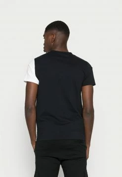 Hollister Co. LARGE SCALE TECH - T-Shirt Basic - Black | Herren -Hollister Co Verkäufe 2022 e24741fa4c8846b2a94a90ca4c49d509