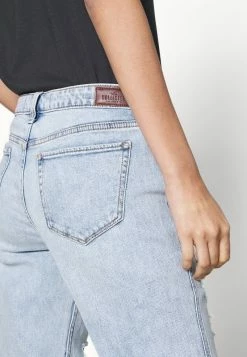 Hollister Co. SHRED - Jeans Relaxed Fit - Light Indigo | Damen -Hollister Co Verkäufe 2022 e560940c5e9d4b6897f73f3ca90fe9b0