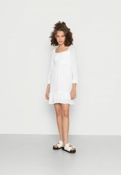 Hollister Co. EMEA SMOCKED BODICE SHORT DRESS - Freizeitkleid - White Crochet | Damen