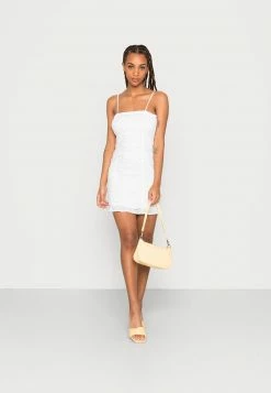 Hollister Co. GRAD BARE RUCHED DRESS - Freizeitkleid - Pretty White Texture | Damen -Hollister Co Verkäufe 2022 f7a4d8b3432446e88eb0c2be7613adc2