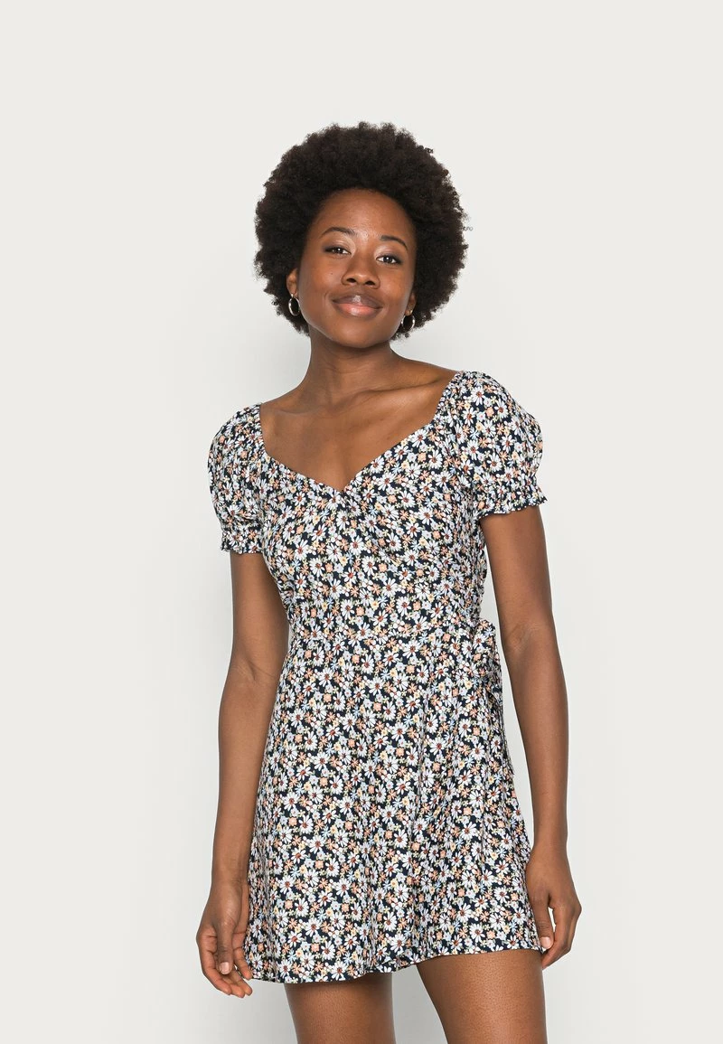 Hollister Co. BEST IS BACK WOVEN WRAP DRESS - Freizeitkleid - Black | Damen 3 Hollister Co. BEST IS BACK WOVEN WRAP DRESS - Freizeitkleid - Black | Damen