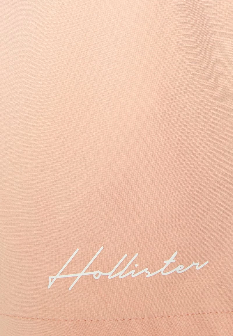 Hollister Co. ELEVATED ESSENTIALS SOLIDS - Badeshorts - Pink Solid | Herren 5 Hollister Co. ELEVATED ESSENTIALS SOLIDS - Badeshorts - Pink Solid | Herren – Bild 3